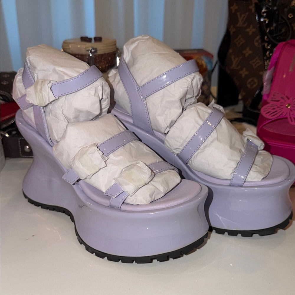 dELiA*s Light Purple Platform Sandals